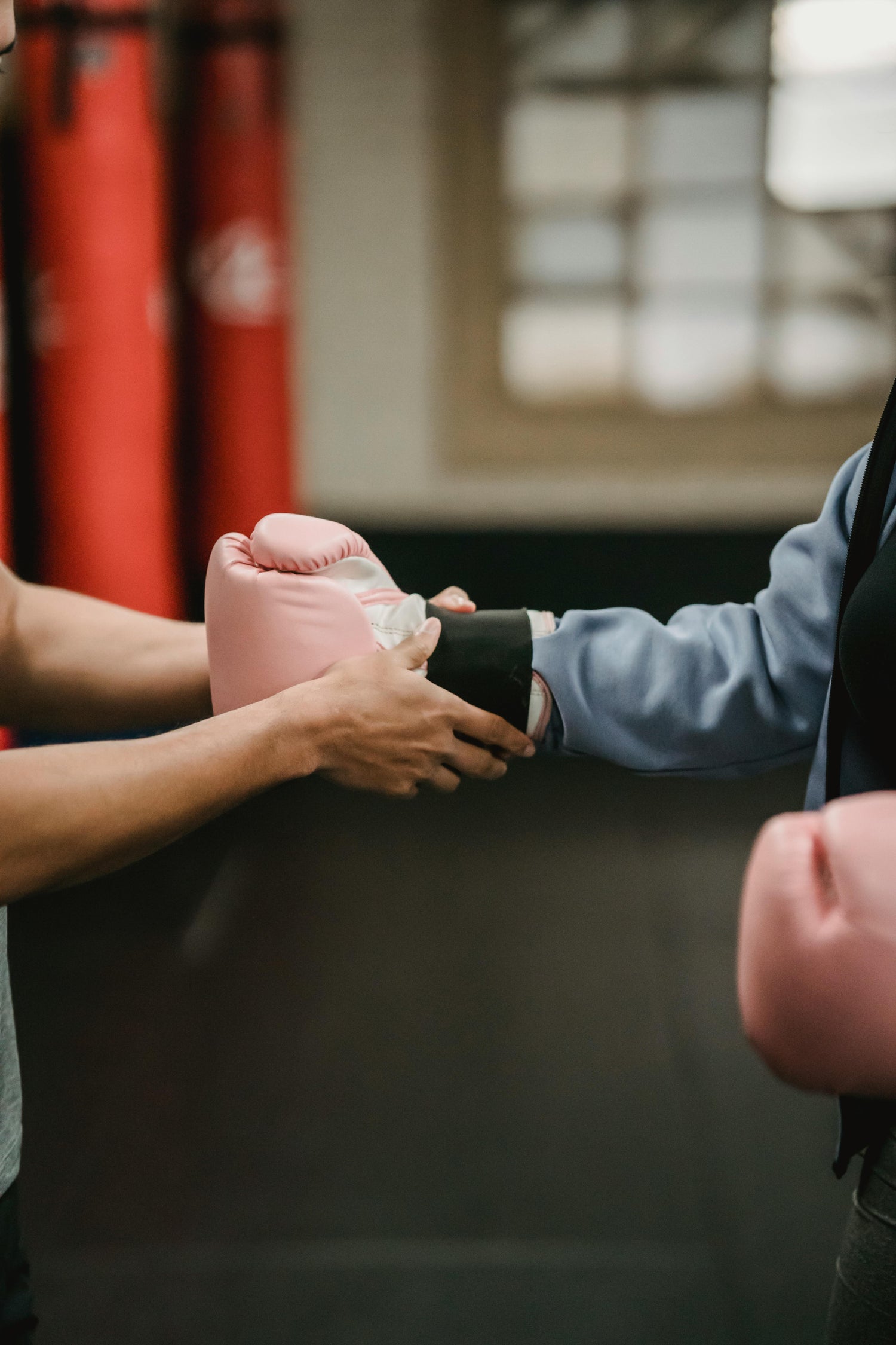 Boxing gear set for beginners including gloves and training accessories